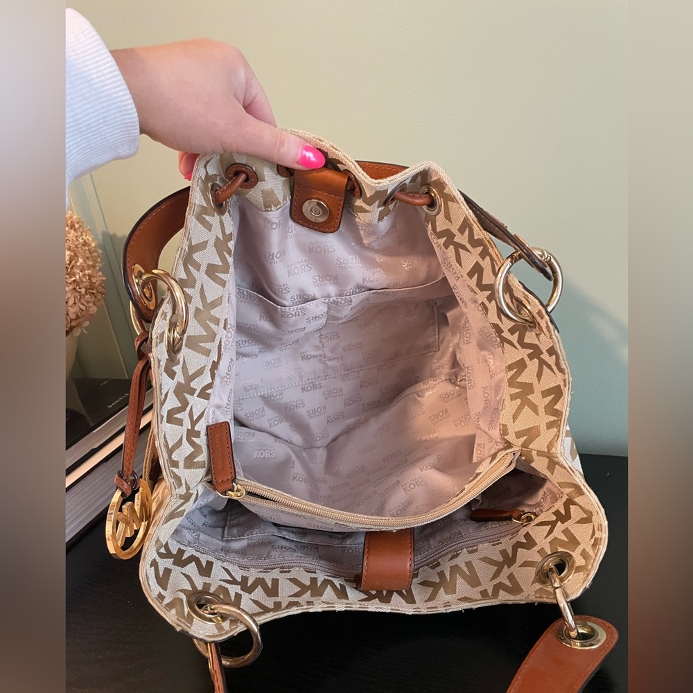 Michael Kors Tan and Brown Ludlow Canvas Logo Bag - Picture 11 of 12